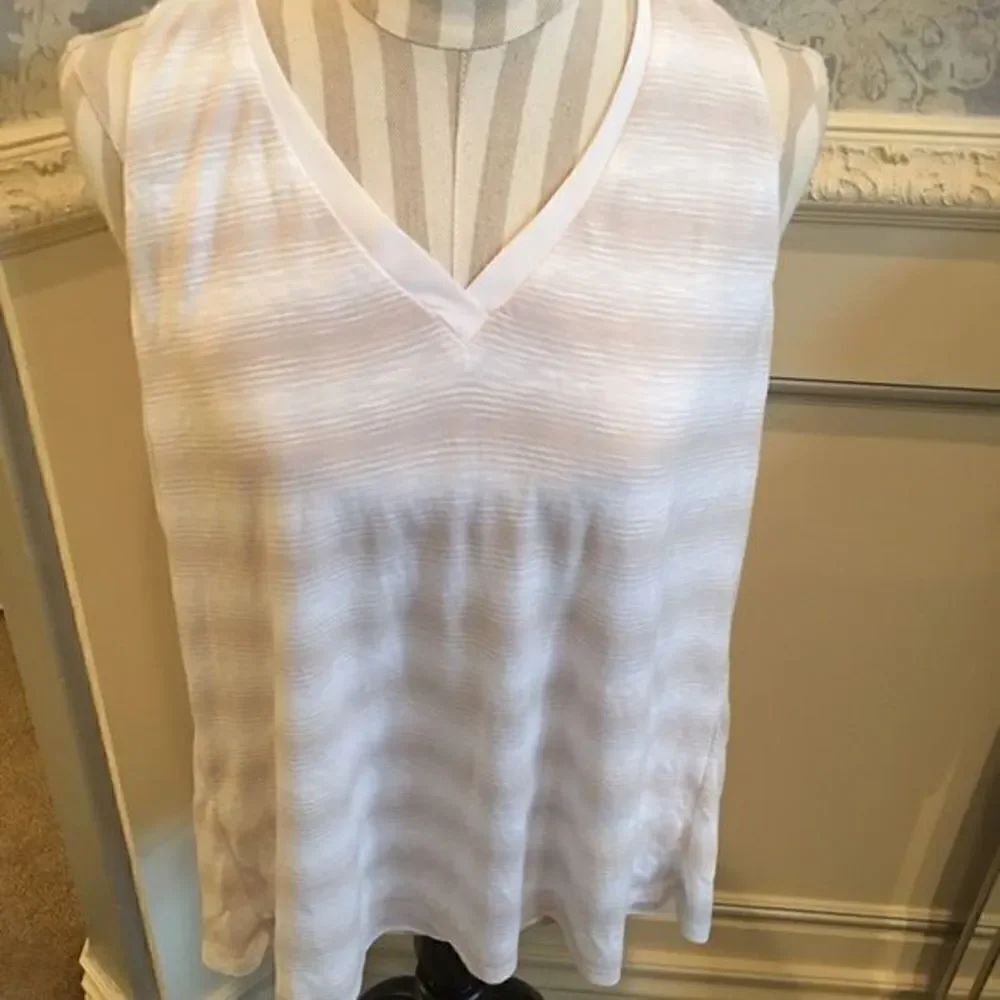 Textured Tank Cut Out Back